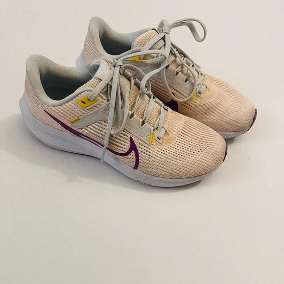 Nike Womens Air Zoom Pegasus 40 Running Shoes size 6.5 - Picture 2 of 9